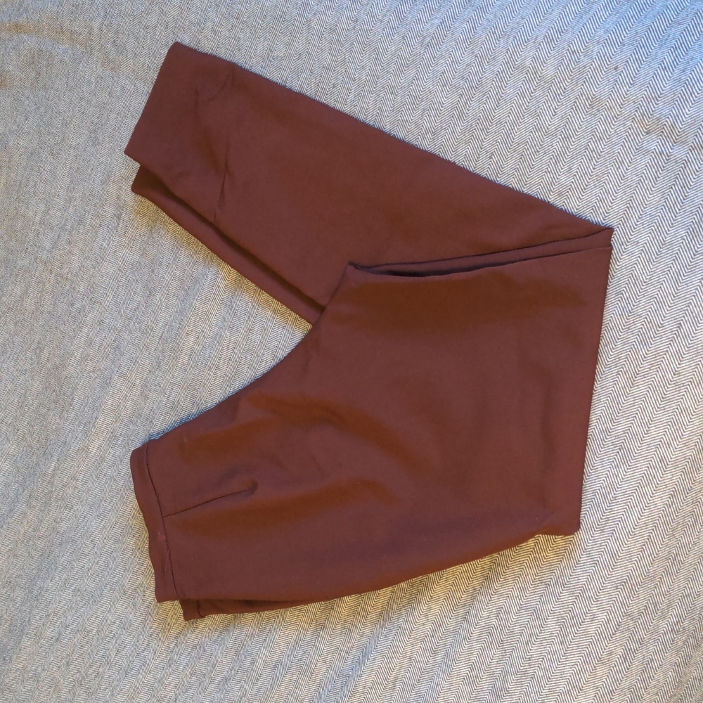 Wilfred size 2 burgundy slim cropped pants